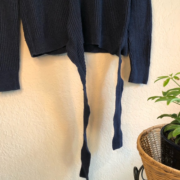 Madewell Navy Tie Front Knit Sweater Size Small - Picture 4 of 7